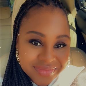 Meet your Posher, Raquel